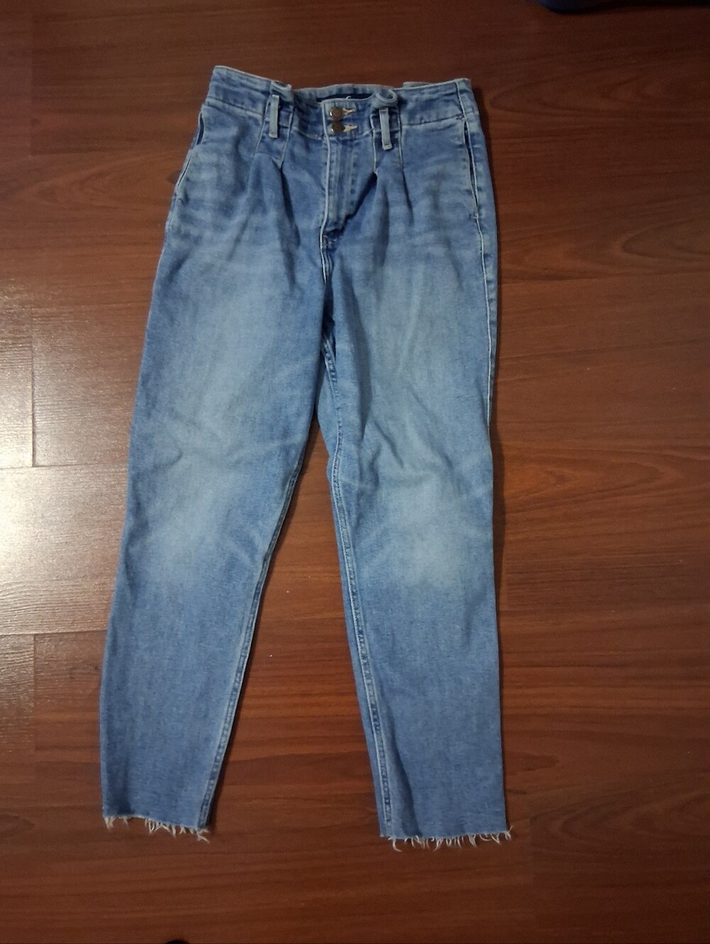 Hollister Light Wash Blue High-Rise Mom Jeans